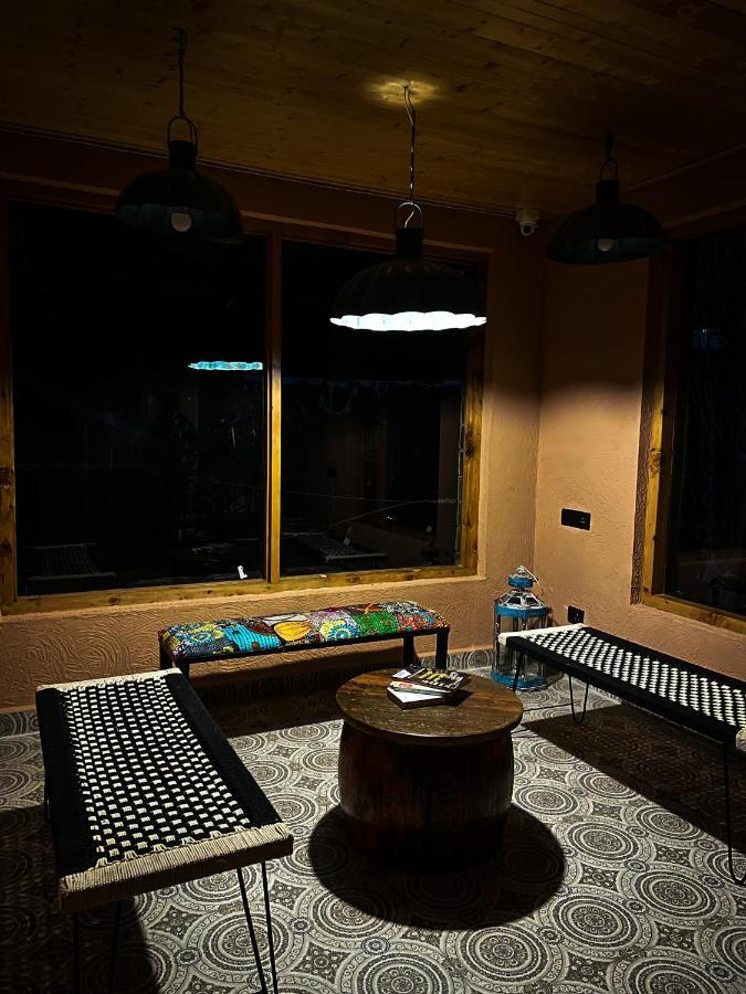 Hotel La Hault à Sissu Extérieur photo
