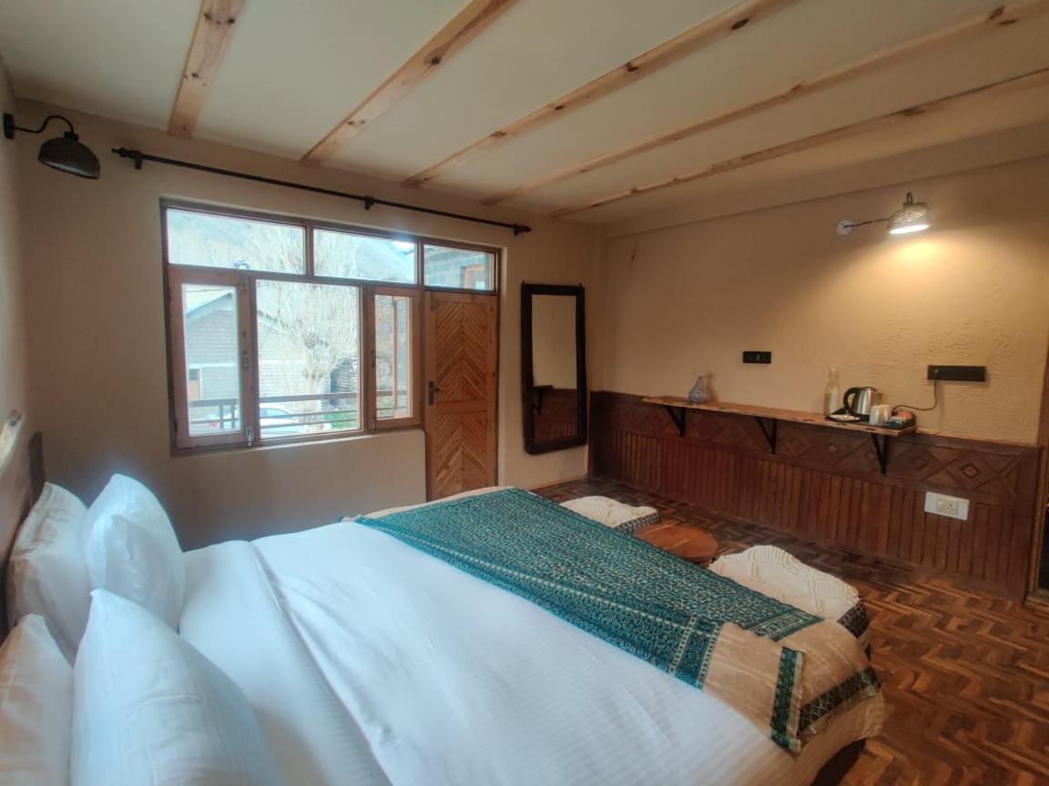 Hotel La Hault à Sissu Extérieur photo
